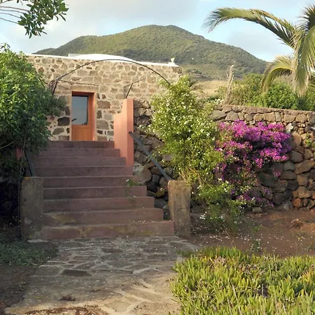 Hébergement de vacances Pantelleria Serraglia *